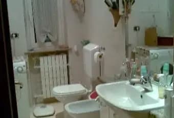 Rexer-Asti-Ampio-bilocale-BAGNO