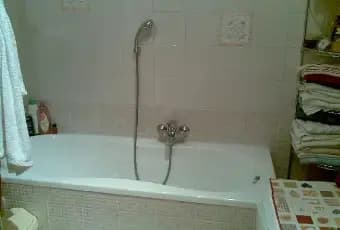 Rexer-Asti-Ampio-bilocale-BAGNO