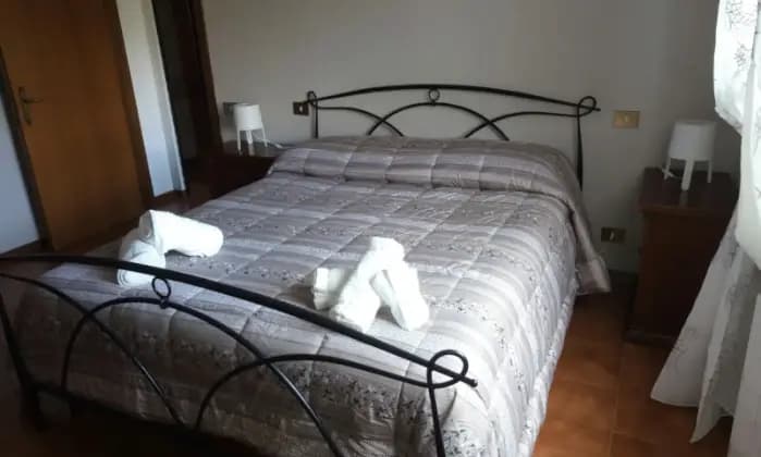 Rexer-Pisa-Camere-singole-o-doppie-vicino-a-ospedale-CAMERA-DA-LETTO