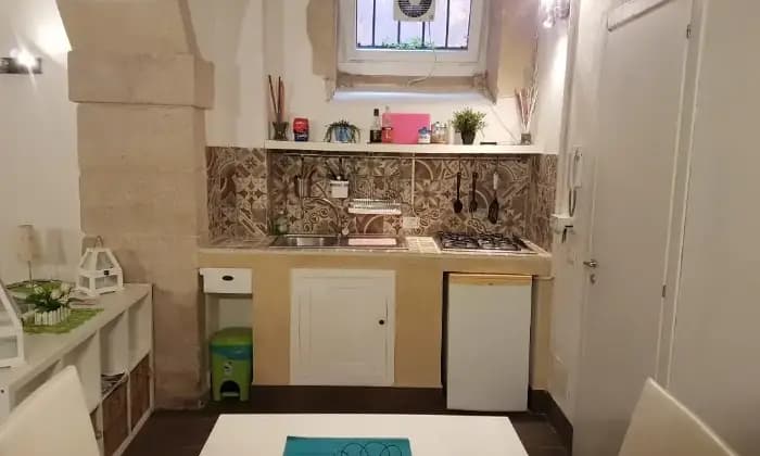 Rexer-Siracusa-Affitto-Loft-in-Ortigia-zona-mercato-CUCINA