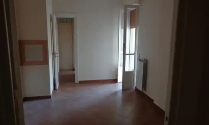 Rexer-Palermo-Ampio-e-luminoso-appartamento-dotato-di-tutti-i-confort-CUCINA