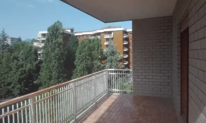 Rexer-Cosenza-Appartamento-con-tre-bagni-e-vista-panoramica-TERRAZZO