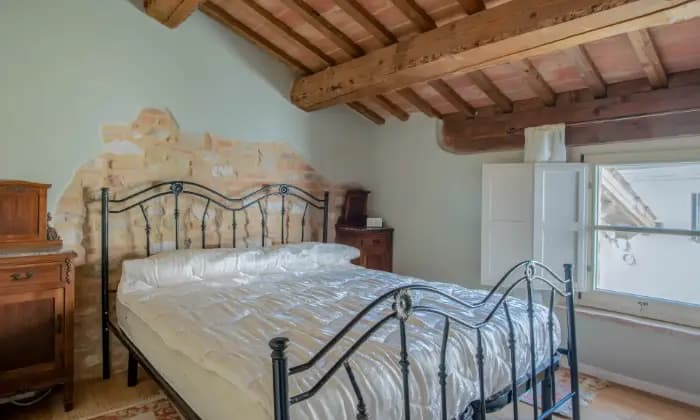 Rexer-San-Ginesio-Finemente-ristrutturata-Casa-nel-BORGO-a-COLDELLAIO-di-San-Ginesio-MC-CAMERA-DA-LETTO