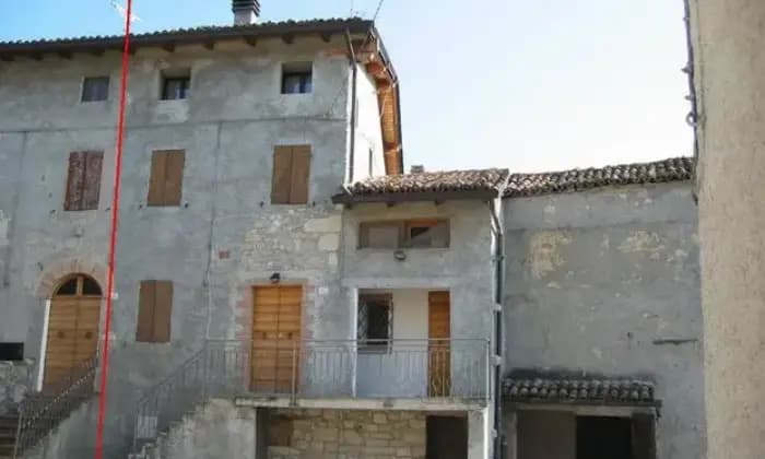 Rexer-Baiso-Porzione-di-casa-con-appartamenti-Rustico-ALTRO