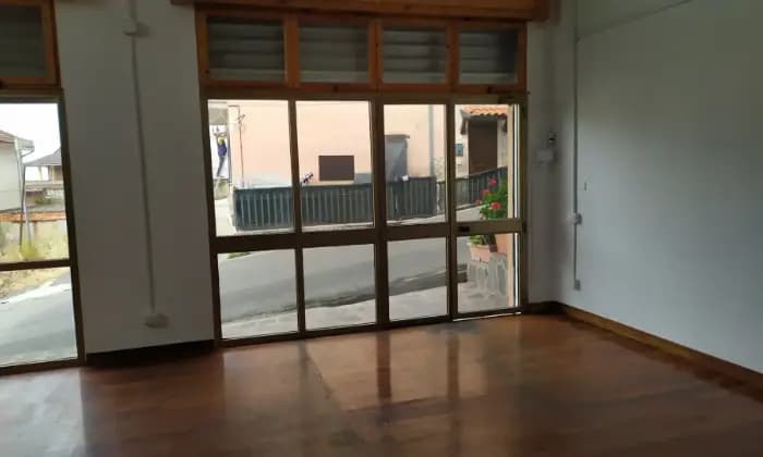 Rexer-Sezze-Locale-mq-parquet-SALONE