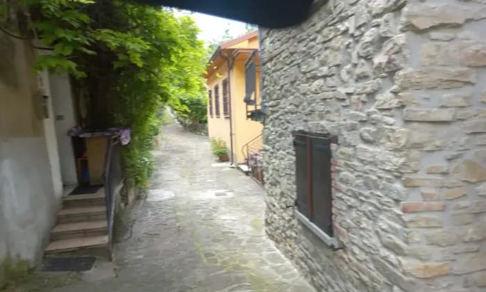 Rexer-Ruino-Terratetto-in-via-Principale-a-RUINO-frazione-di-Colli-Verdi-Esterno