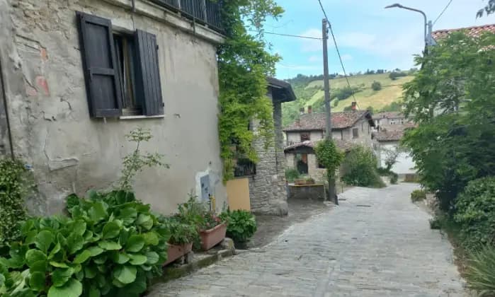 Rexer-Ruino-Terratetto-in-via-Principale-a-RUINO-frazione-di-Colli-Verdi-Esterno