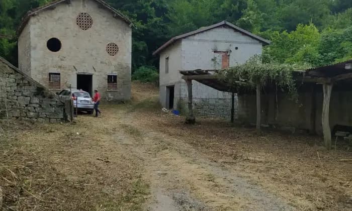 Rexer-Borgo-Val-di-Taro-CasaleRustico-casa-con-terreno-ALTRO