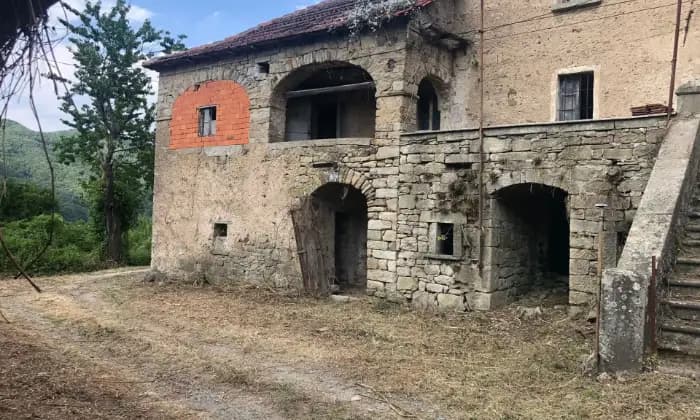 Rexer-Borgo-Val-di-Taro-CasaleRustico-casa-con-terreno-ALTRO