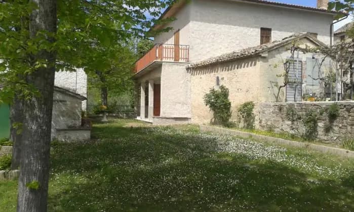 Rexer-San-Severino-Marche-Vendesi-casa-indipendente-in-Via-Corta-di-Serripola-a-San-Severino-Marche-MC-ALTRO