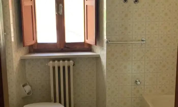 Rexer-Arcevia-Vendesi-appartamento-in-Via-San-Martino-a-Arcevia-AN-BAGNO