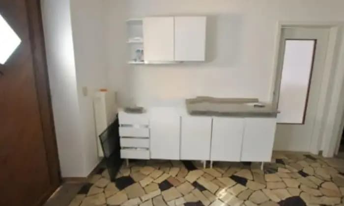 Rexer-Valdagno-Appartamento-su-due-piani-in-vendita-in-via-Rio-Valdagno-CUCINA