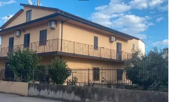 Rexer-Cassano-allIonio-Villa-in-vendita-a-Cassano-allIonio-Giardino