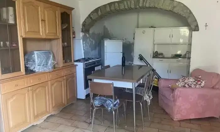 Rexer-Subbiano-Vendesi-immobile-in-Localit-Poggio-DAcona-Cucina