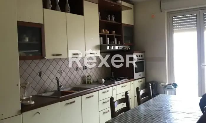 Rexer-Grotte-Appartamento-in-ottime-condizioni-con-balconivendo-senza-mobili-Cucina
