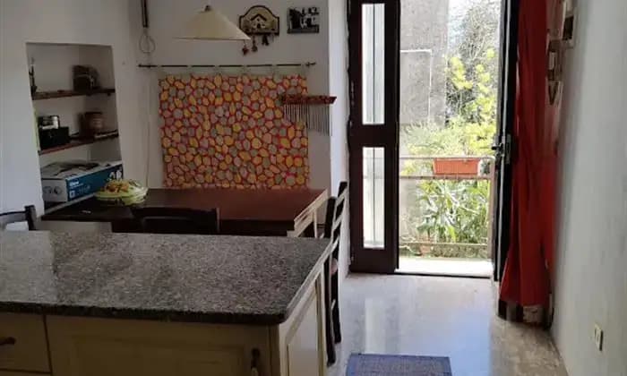 Rexer-Fivizzano-Vendesi-casa-indipendente-a-Fivizzano-Cucina