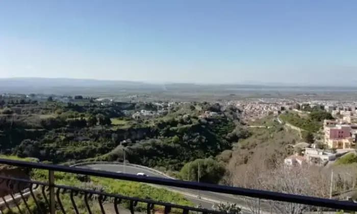 Rexer-Carlentini-Appartamento-con-vista-panoramica-luminosissimo-su-due-lati-Terrazzo