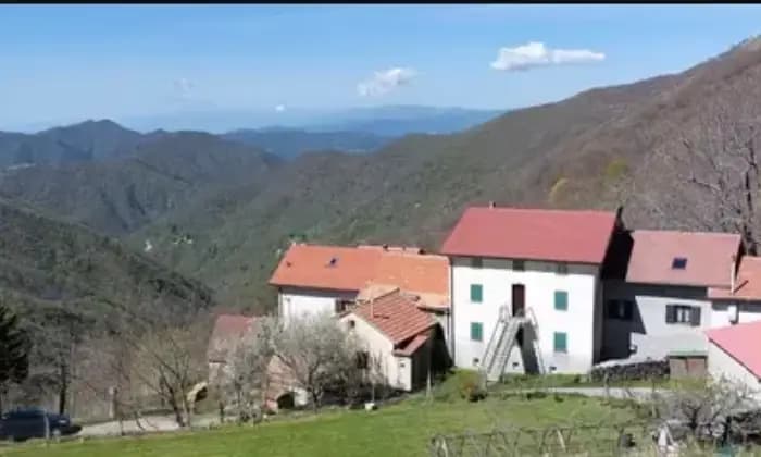 Rexer-Torriglia-Villa-in-vendita-in-localit-Buoni-di-Pentema-Torriglia-Giardino