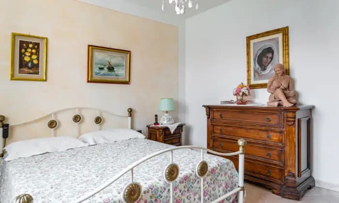 Rexer-Campiglia-Marittima-Villa-singola-con-ampio-giardino-in-zona-centrale-residenziale-CAMERA-DA-LETTO