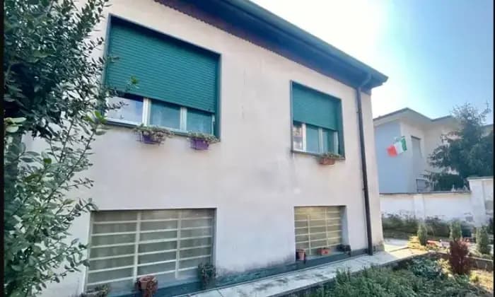 Rexer-Vigevano-Villa-indipendente-con-terrazzo-Terrazzo