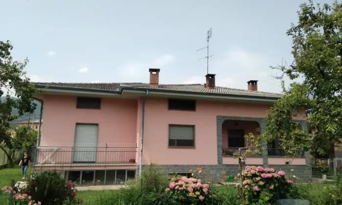 Rexer-Roccabruna-Vendo-villa-indipendente-Terrazzo