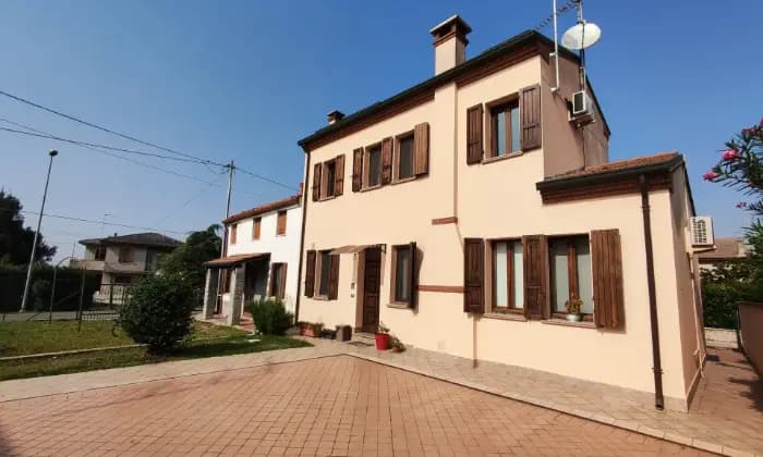 Rexer-Rovigo-Casa-indipendente-con-corte-privata-Terrazzo