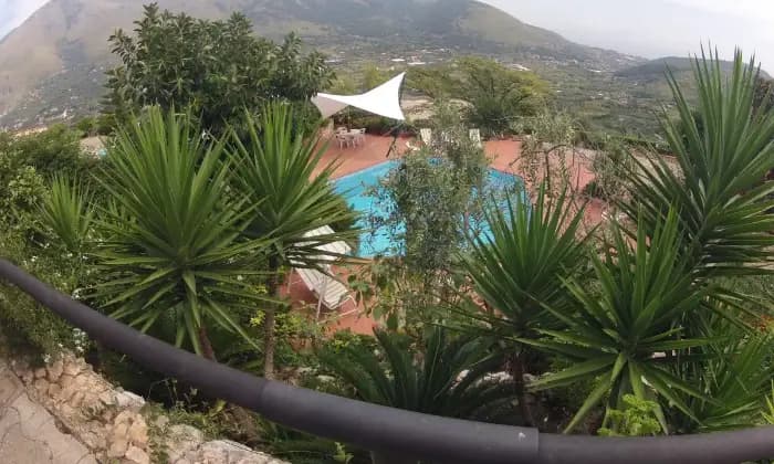 Rexer-Itri-Villa-panoramica-piscina-privata-giardino-zona-barbecue-forno-pizze-uliveto-Terrazzo