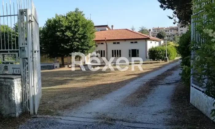 Rexer-Nocera-Umbra-Villa-in-vendita-in-Vocabolo-Colle-Nocera-Umbra-Giardino