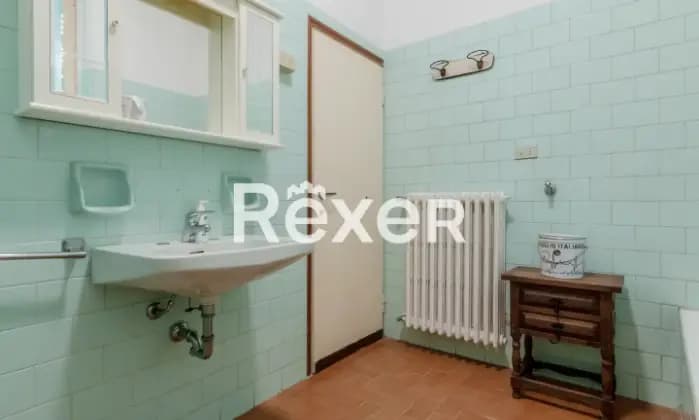 Rexer-Carnate-Dimora-storica-divisa-in-due-unit-immobiliari-indipendenti-di-e-mq-con-giardino-e-box-auto-Cucina