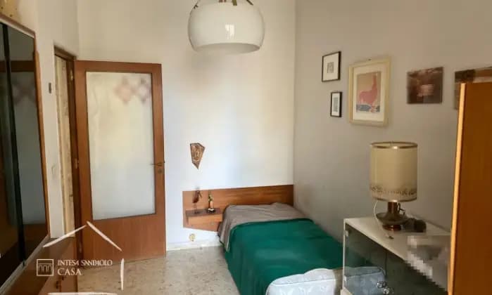 Rexer-Bari-Corso-Italia-Appartamento-da-ristrutturare-mq-CameraDaLetto