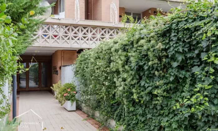 Rexer-Roma-Fonte-Ostiense-Appartamento-mq-con-terrazzo-soffitta-e-box-auto-Giardino
