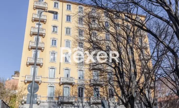 Rexer-Milano-Piazza-Umanitaria-Bilocale-con-cucina-abitabile-e-cantina-Giardino