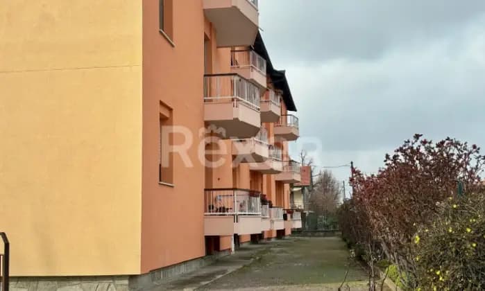 Rexer-Pianezza-Appartamento-ristrutturato-mq-con-box-auto-e-cantina-Terrazzo