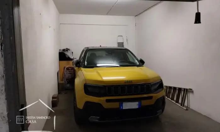 Rexer-Roma-Appartamento-Benedetto-Croce-Montagnola-e-box-auto-Garage