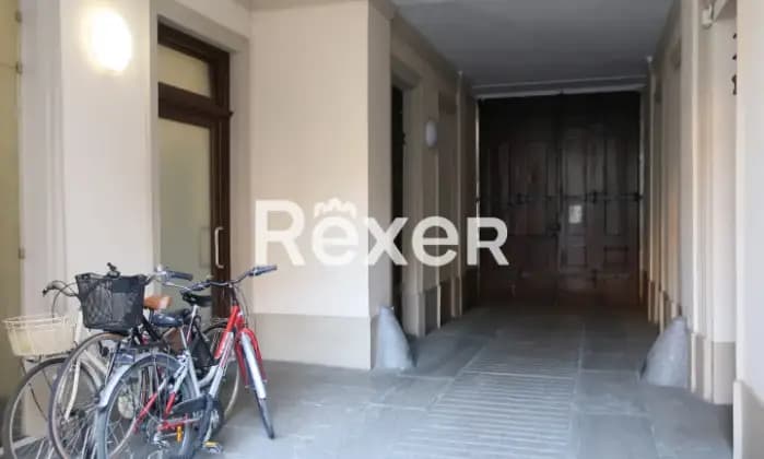 Rexer-TORINO-Torino-Via-Mazzini-Negozio-con-vetrina-e-locale-cantinato-Altro