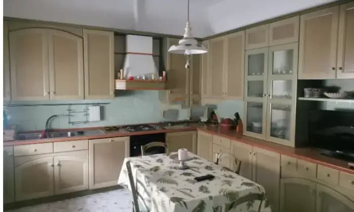 Rexer-San-Vito-dei-Normanni-Appartamento-su-due-piani-in-vendita-in-Annibale-de-leo-Cucina