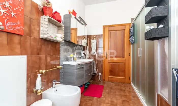 Rexer-Gorgo-al-Monticano-Villa-ammobiliata-con-ampio-giardino-BAGNO