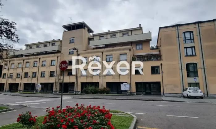 Rexer-Cornaredo-Ex-filiale-bancaria-con-archivio-e-box-doppio-al-piano-interrato-Terrazzo