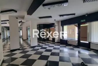 Rexer-Cornaredo-Ex-filiale-bancaria-con-archivio-e-box-doppio-al-piano-interrato-Altro