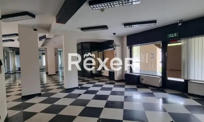Rexer-Cornaredo-Ex-filiale-bancaria-con-archivio-e-box-doppio-al-piano-interrato-Altro