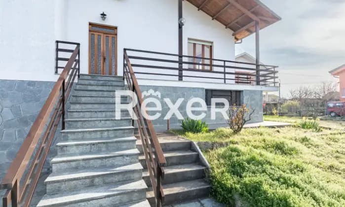 Rexer-Avigliana-Avigliana-SantAgostino-Casa-indipendente-su-due-livelli-con-terreno-Giardino