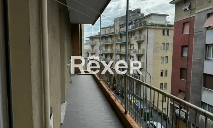 Rexer-Genova-Oregina-via-Napoli-Trilocale-da-ristrutturare-con-balconata-Terrazzo