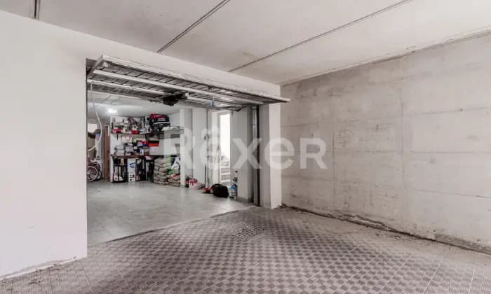 Rexer-Castelraimondo-Ampio-e-spazioso-appartamento-con-spazio-esterno-GARAGE