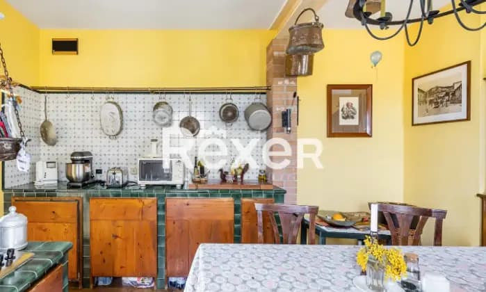 Rexer-Selvazzano-Dentro-Rustico-completamente-ristrutturato-in-contesto-isolato-ed-immerso-nel-verde-Cucina