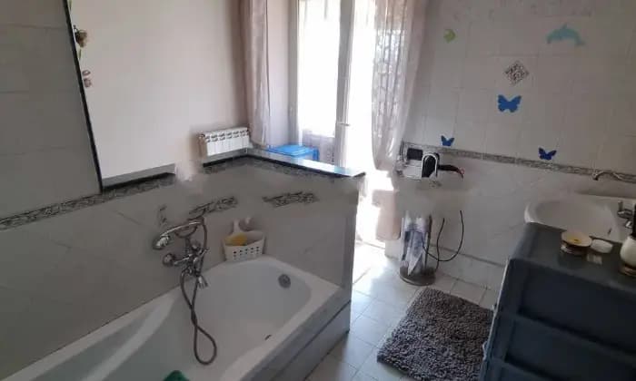 Rexer-Mariglianella-Vendesi-appartamento-in-via-Firenze-Mariglianella-Bagno