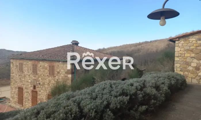 Rexer-Castelnuovo-di-Val-di-Cecina-Villa-immersa-nel-verde-con-sorgente-dacqua-privata-e-piscina-a-metri-di-altitudine-Terrazzo