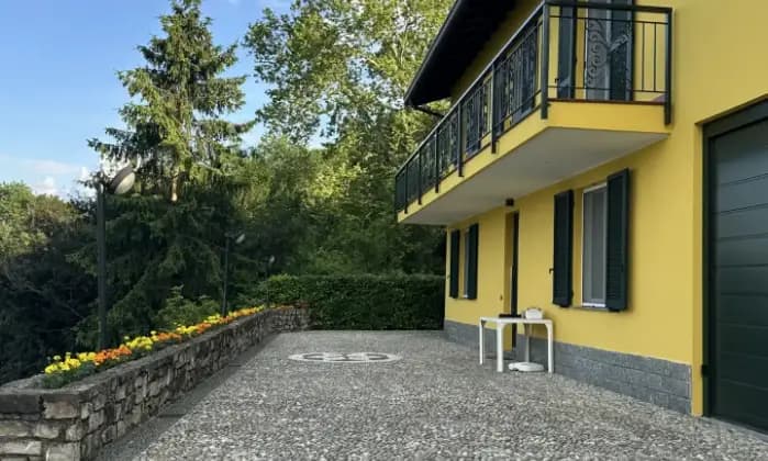 Rexer-Montevecchia-Villa-singola-in-vendita-in-via-della-Valfredda-a-Montevecchia-Giardino