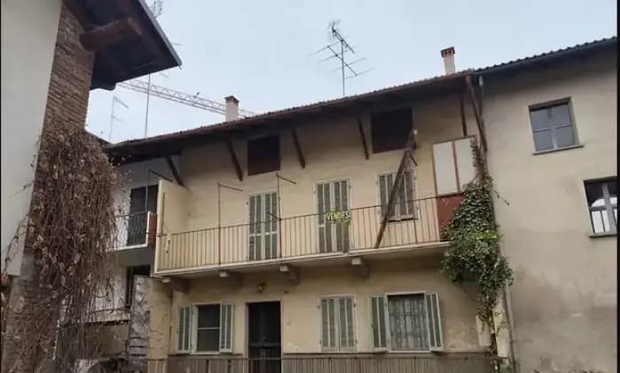 Rexer-Boves-Casa-in-vendita-in-via-Professor-Don-Cavallera-a-Boves-Giardino