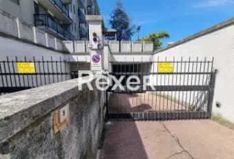 Rexer-MILANO-Box-auto-mq-al-piano-interrato-in-condomino-Terrazzo