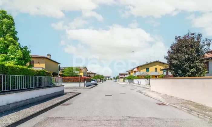 Rexer-Rivarolo-Mantovano-Terreno-edificabile-a-Rivarolo-Mantovano-AFFACCIO-STRADA